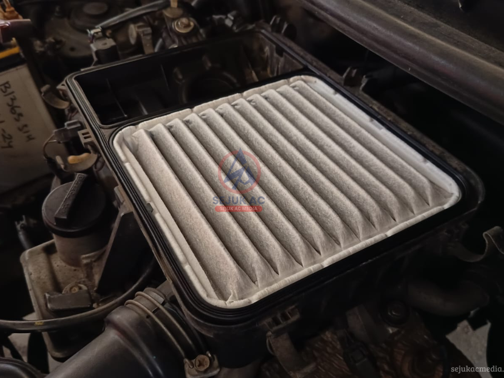 Filter Udara Mobil Kotor