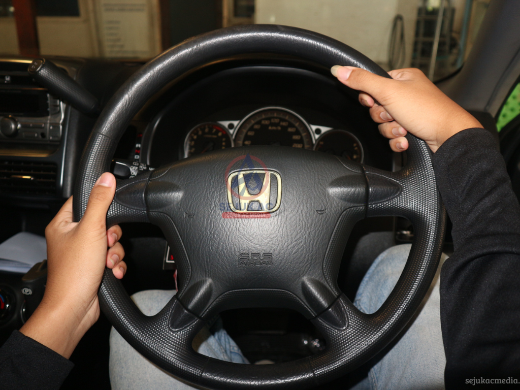 Stir Mobil Berat dan Bunyi