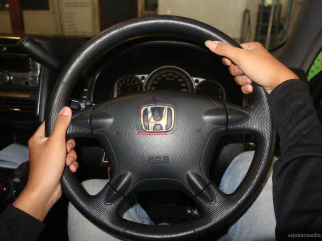 stir mobil berat dan bunyi