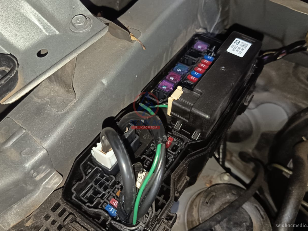 Penyebab Sekring Mobil Sering Putus