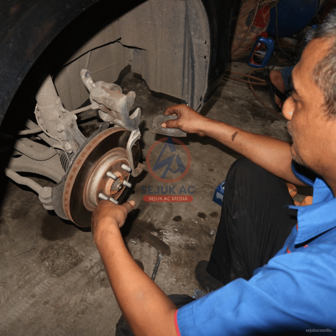 Mobil Lari ke Kiri/Kanan