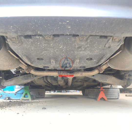 suara dari kolong mobil