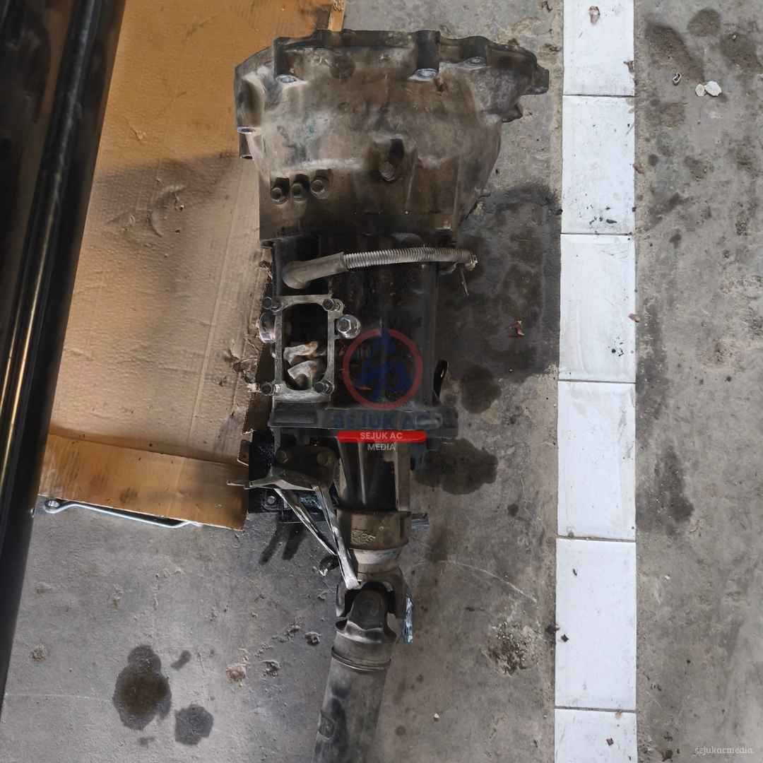 fungsi transmisi mobil