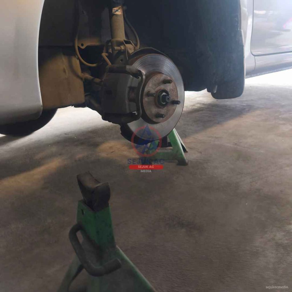 kampas rem mobil aus