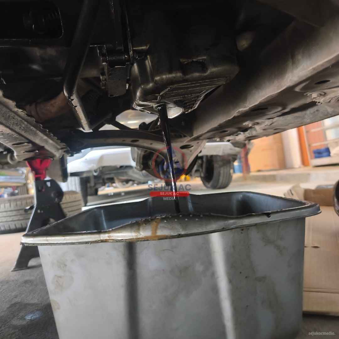 penyebab oli mesin mobil bercampur air
