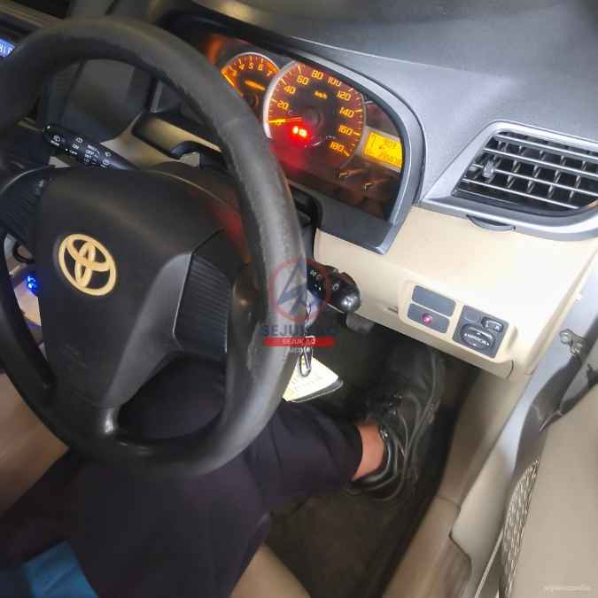 pemeriksaan ciri master rem mobil rusak di bengkel mobil jakarta barat sejuk muchtar