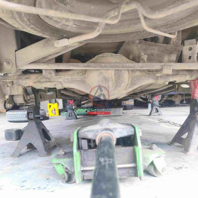 pengecekan transmisi dan fungsi kampas kopling mobil di bengkel mobil terdekat sejuk muchtar