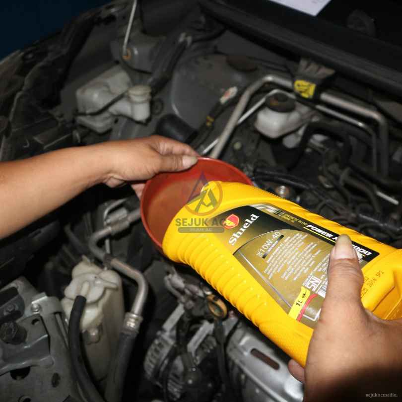 pemeriksaan jenis oli mobil di bengkel mobil terdekat sejuk muchtar